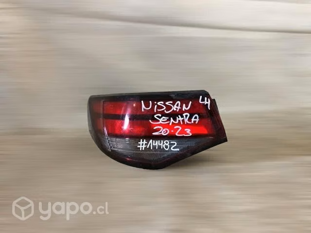 Foco trasero lh Nissan sentra 2020-2023