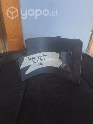 Tapa porta fusible i10