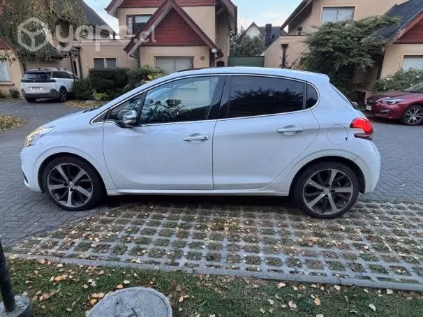 Peugeot 208 allure 1.6 bluehdi 100 hp full - Imagen 6