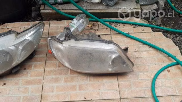 Optico mazda 323 2004 derecho original