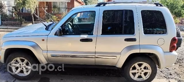 Jeep CHEROKEE, año 2006
