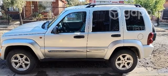 Jeep CHEROKEE, año 2006