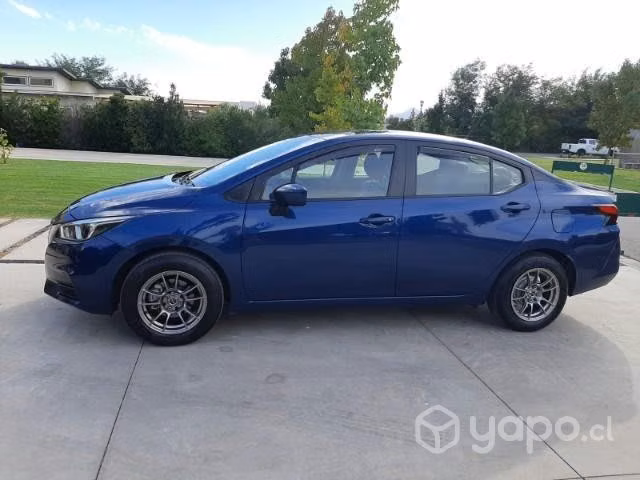 Nissan Versa año 2021
