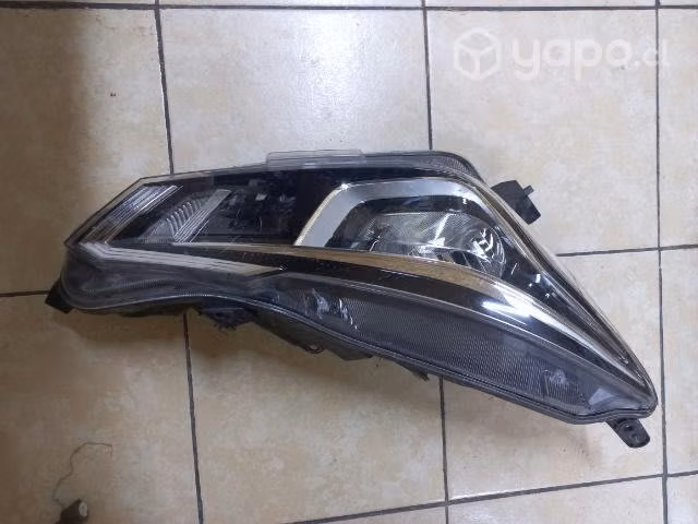 Óptico delantero derecho nissan new versa 2022