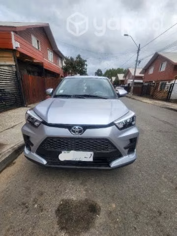Se vende toyota raize
