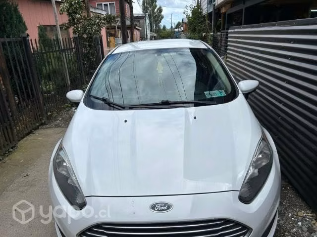 Vendo Auto Ford Fiesta1.6 año 2014 conversable