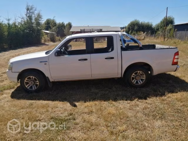 Se vende o permuta FORD RANGER CC XL 4X2 2.5