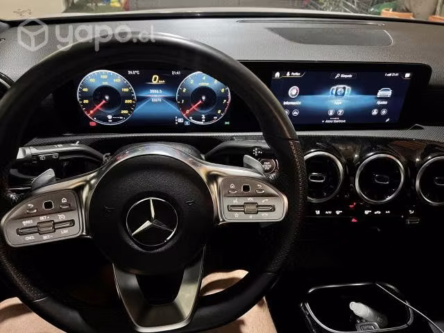 Mercedes benz a200 amg line 2022