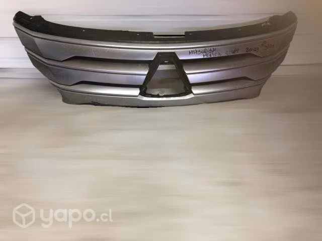 Mascara mitsubishi montero sport 2020-2023