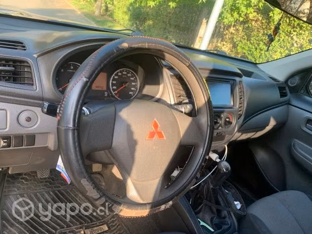 Mitsubishi l200 2019