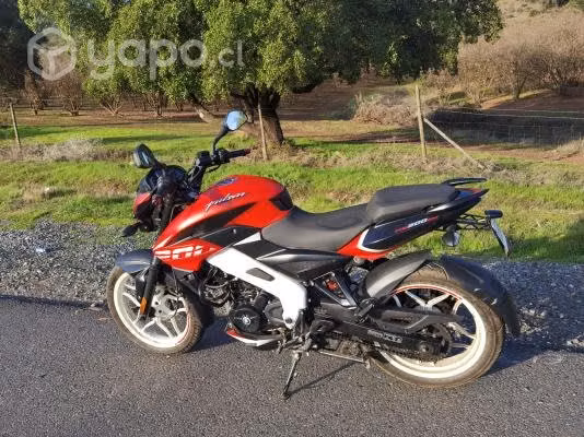 Moto bajaj pulsar ns200 año 2022
