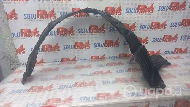 Guardafango delantero izquierdo para cs15