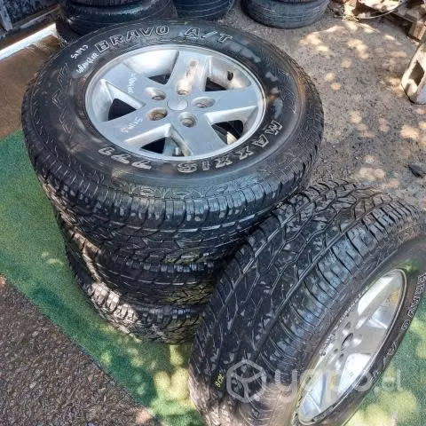 Llanta con neumatico jeep wrangler 2014 juego de 4