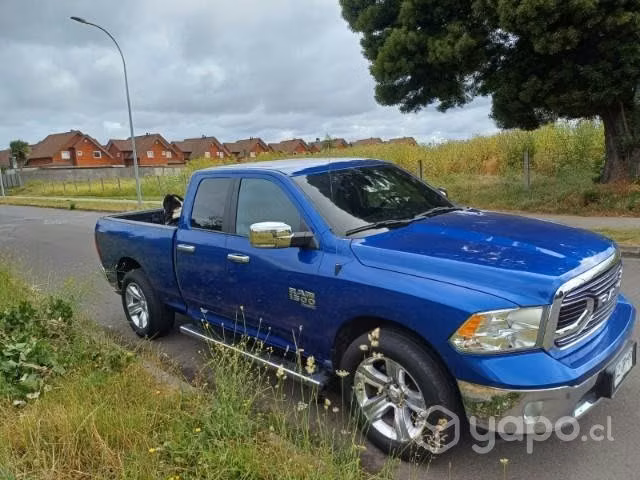 Camioneta Dodge RAM - Imagen 2