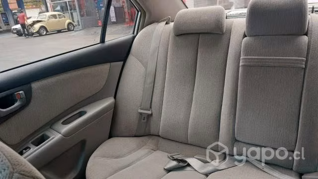 Vendo kia magentis año 2006 motor 2.0
