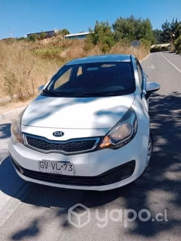 Kia río 4 año 2015