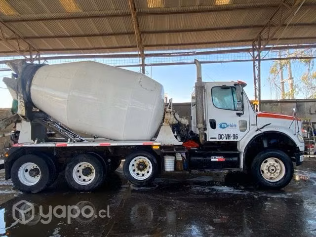 Freightliner M2 112