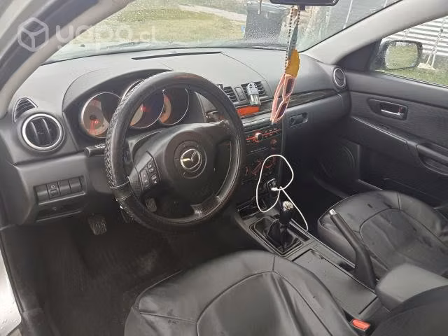 Mazda 3 sport .