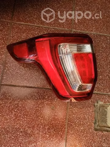 Foco trasero izquierdo ford explorer 2018