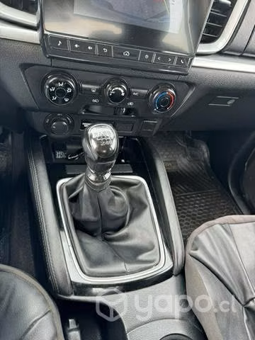 SE VENDE MAZDA BT  km. Liberada