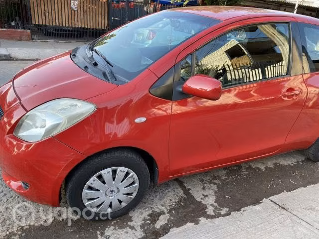 Vendo mi Toyota yaris sport