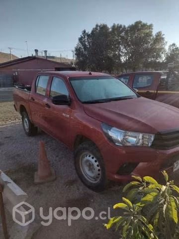 Camioneta año 2016 Toyota Hilux