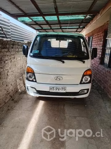 Camioneta Hyundai 2016. Único dueño, todo al día