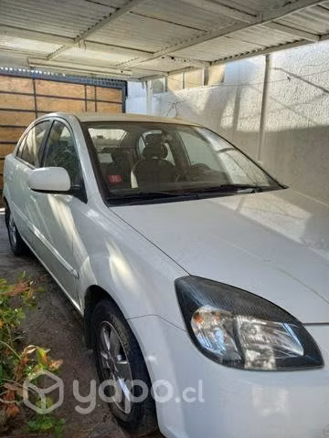 Kia Rio Automático 2011