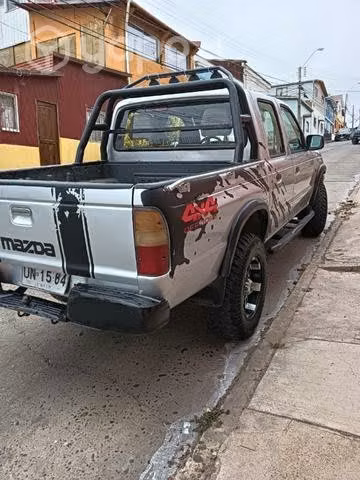 Camioneta Mazda mecánica