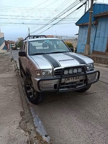 Camioneta Mazda mecánica