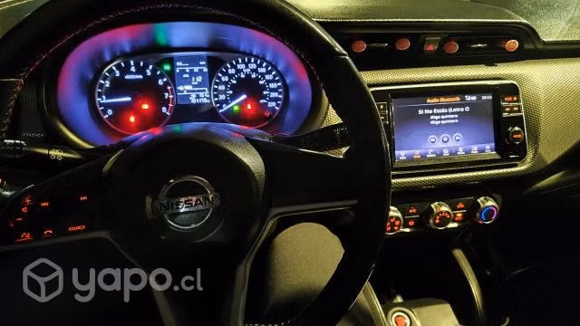 Nissan kicks advance mt 2017