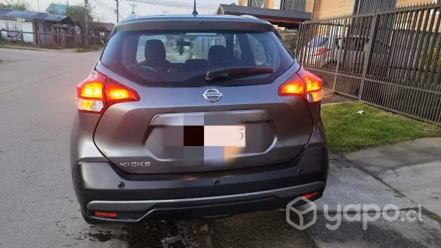 Nissan kicks advance mt 2017