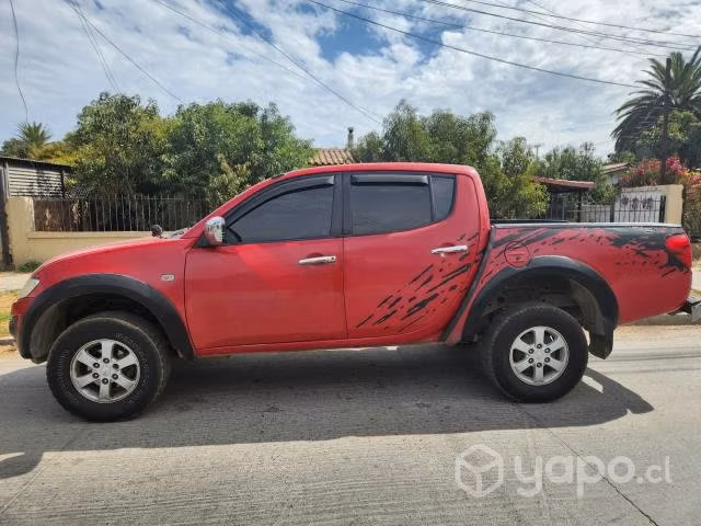 Se vende Mitsubishi l200