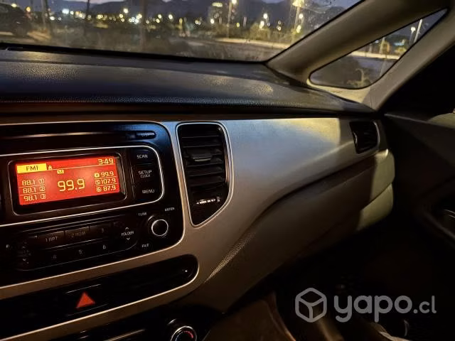 Kia Carens 2016