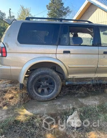Mitsubishi Montero sport 4x4 bencinero Manual