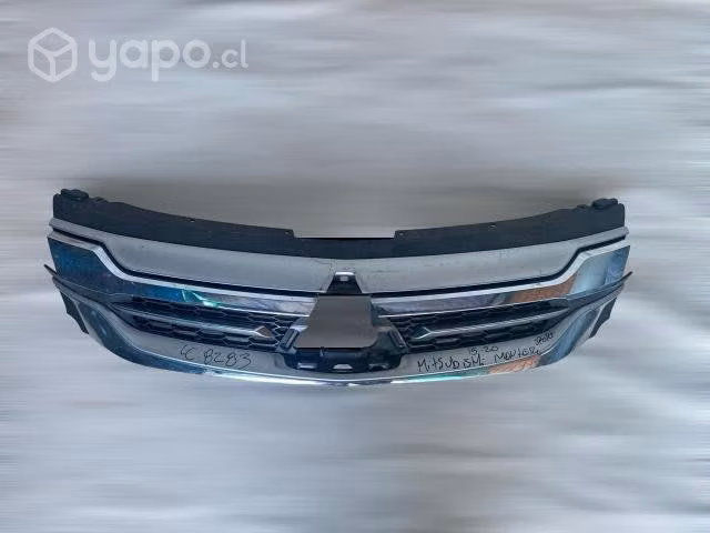 Mascara mitsubishi montero sport 2015-2020