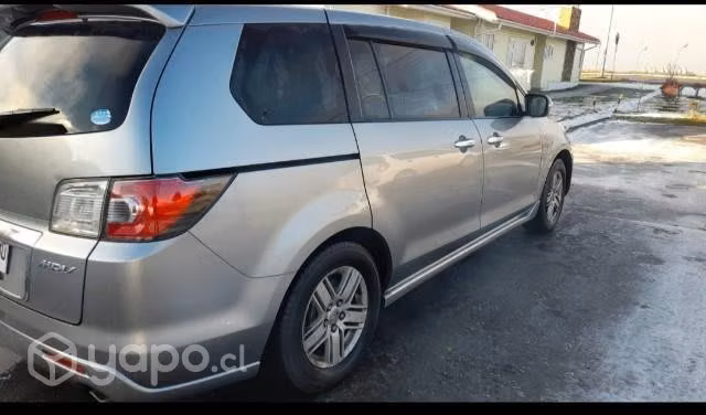 Se vende mpv 2011