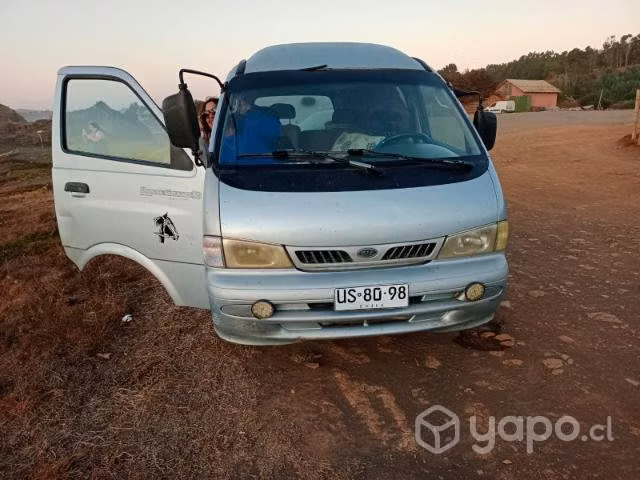 Kia Grand besta 3.0 clase b