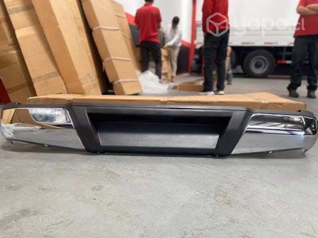 Parachoque trasero nissan np300