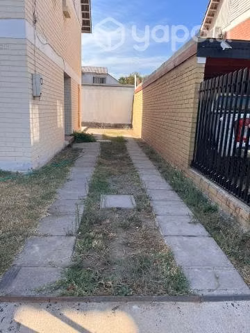 Se arrienda amplia casa ubicada en ciudad satélite