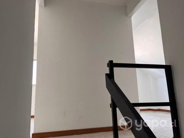 Se arrienda amplia casa ubicada en ciudad satélite