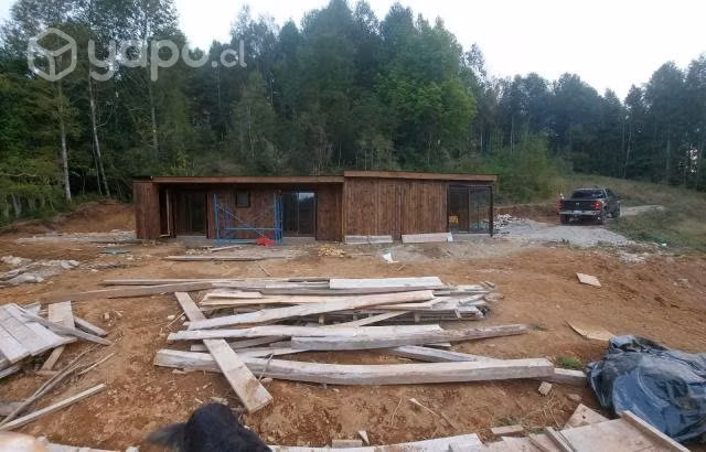 Parcela con vivienda de 80 metros cuadrados