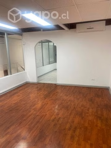 Oficinas comerciales a pasos del Metro Pte Alto