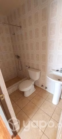 Casa Grande Con 8 Dormitorios, Cocina Amplia