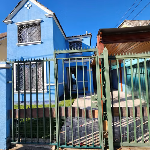 Venta de casa en Barrio Las Rosas, Cerca A Metro Monte Tabor