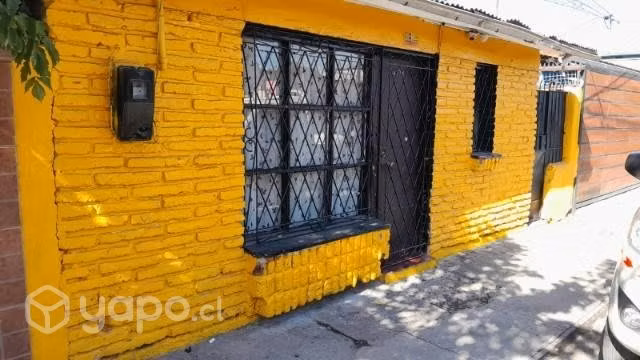 Casa con departamento interior