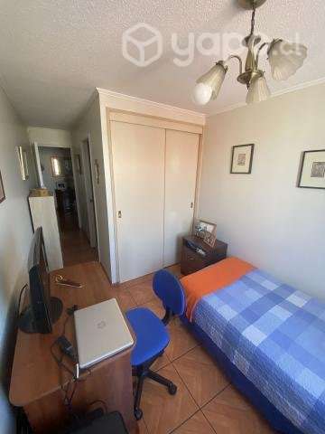 Acogedora habitación con baño privado a pasos de m - Imagen 2