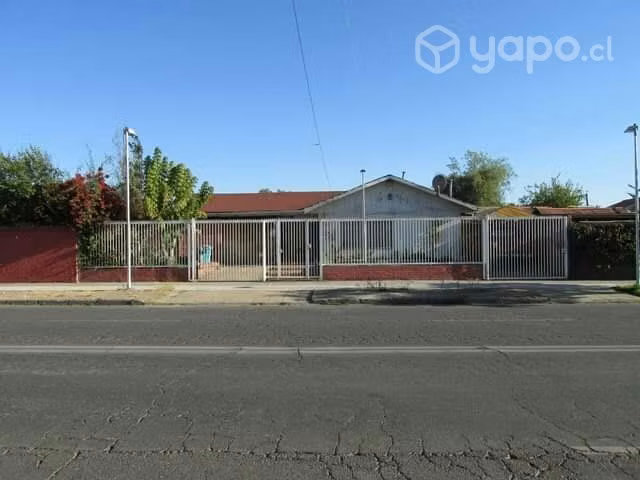 Venta casa con piscina excelente ubicación en422M2