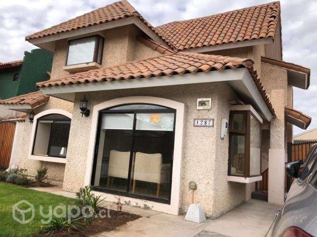 Arriendo hermosa casa en San Joaquin - Imagen 2