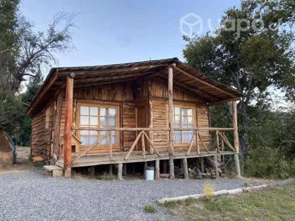 Cabaña, piscina y Quincho en precordillera Molina